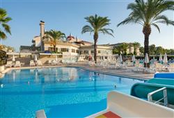 4. Aydinbey Famous Resort