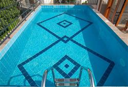 15. Hotel Twelve