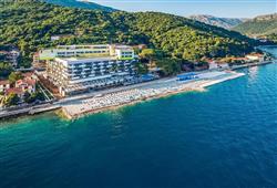 1. Carine Hotel Park