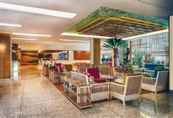 10. Carine Hotel Park