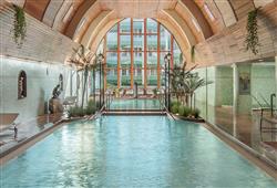 2. Hotel Carbona Thermal Spa