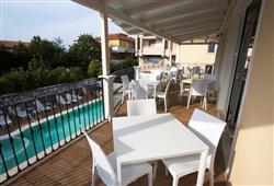 13. Hotel Mocambo