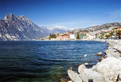 28. Hotel Maraschina