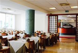 4. Hotel Blue