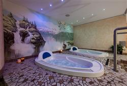 20. Hotel Job