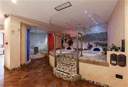 21. Hotel Job