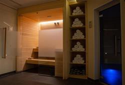 13. Hotel Monte 44
