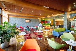 24. Hotel Eco Bohinj - lyžařský balíček s denním přejezdem, vstupem do aquaparku a polopenzí v ceně