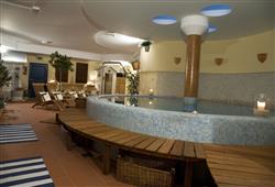 30. Hotel Eco Bohinj - lyžařský balíček s denním přejezdem, vstupem do aquaparku a polopenzí v ceně