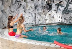 13. Hotel Eco Bohinj - lyžařský balíček s denním přejezdem, vstupem do aquaparku a polopenzí v ceně
