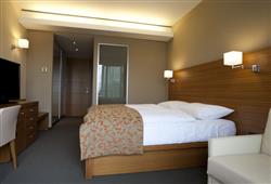 7. Hotel Eco Bohinj - lyžařský balíček s denním přejezdem, vstupem do aquaparku a polopenzí v ceně