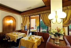 10. Hotel Touring