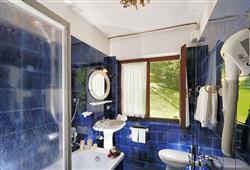 5. Hotel Touring